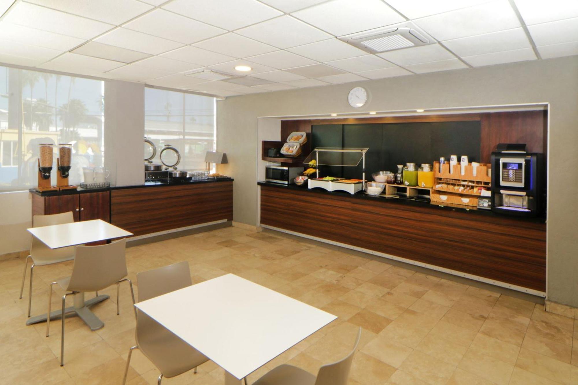 City Express By Marriott Nuevo Laredo Εξωτερικό φωτογραφία