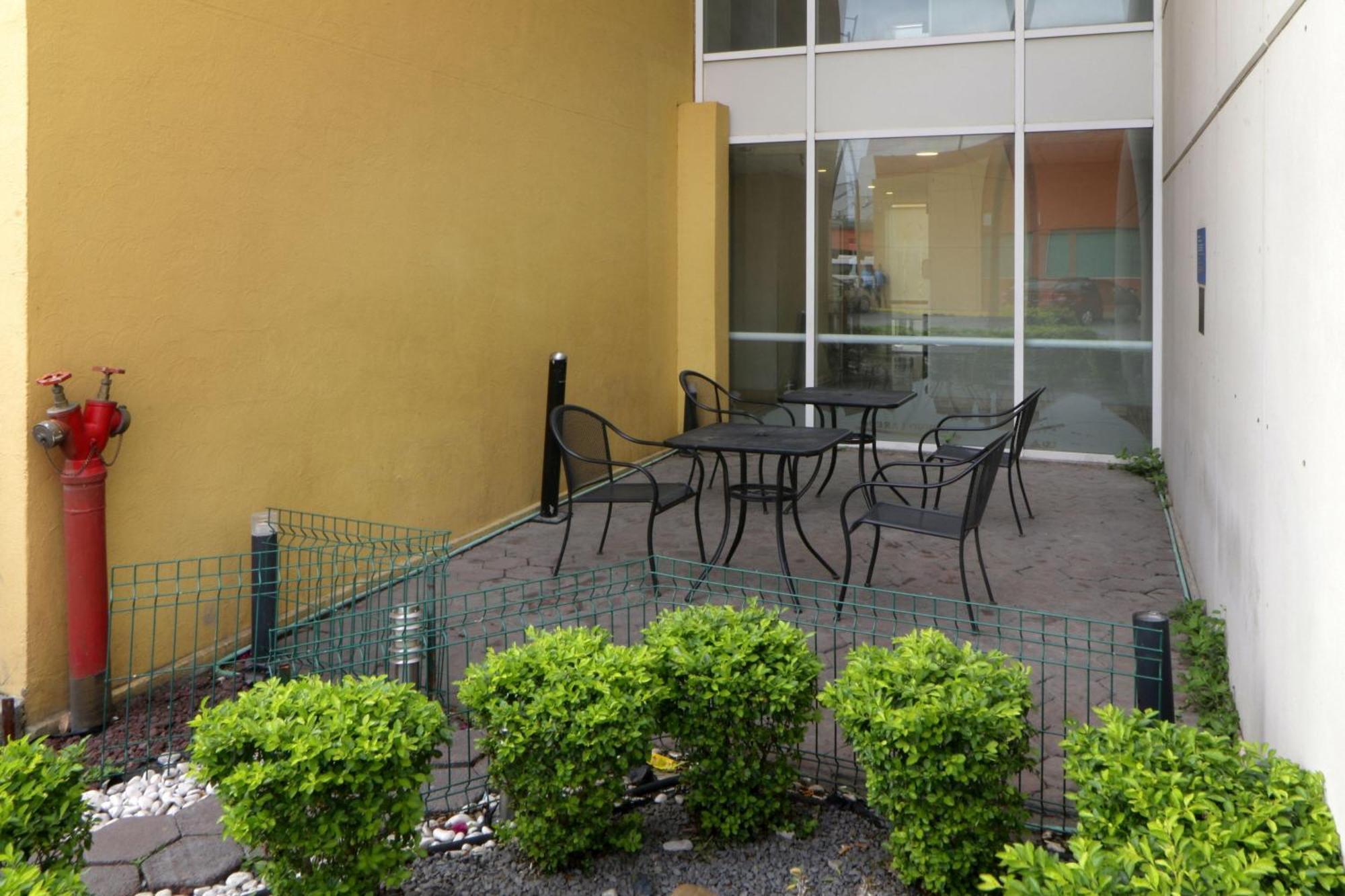 City Express By Marriott Nuevo Laredo Εξωτερικό φωτογραφία
